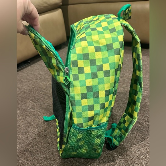 Like NEW! Pixie Crew Green Fabric bookbag backpack boys youth accessory - Picture 2 of 6